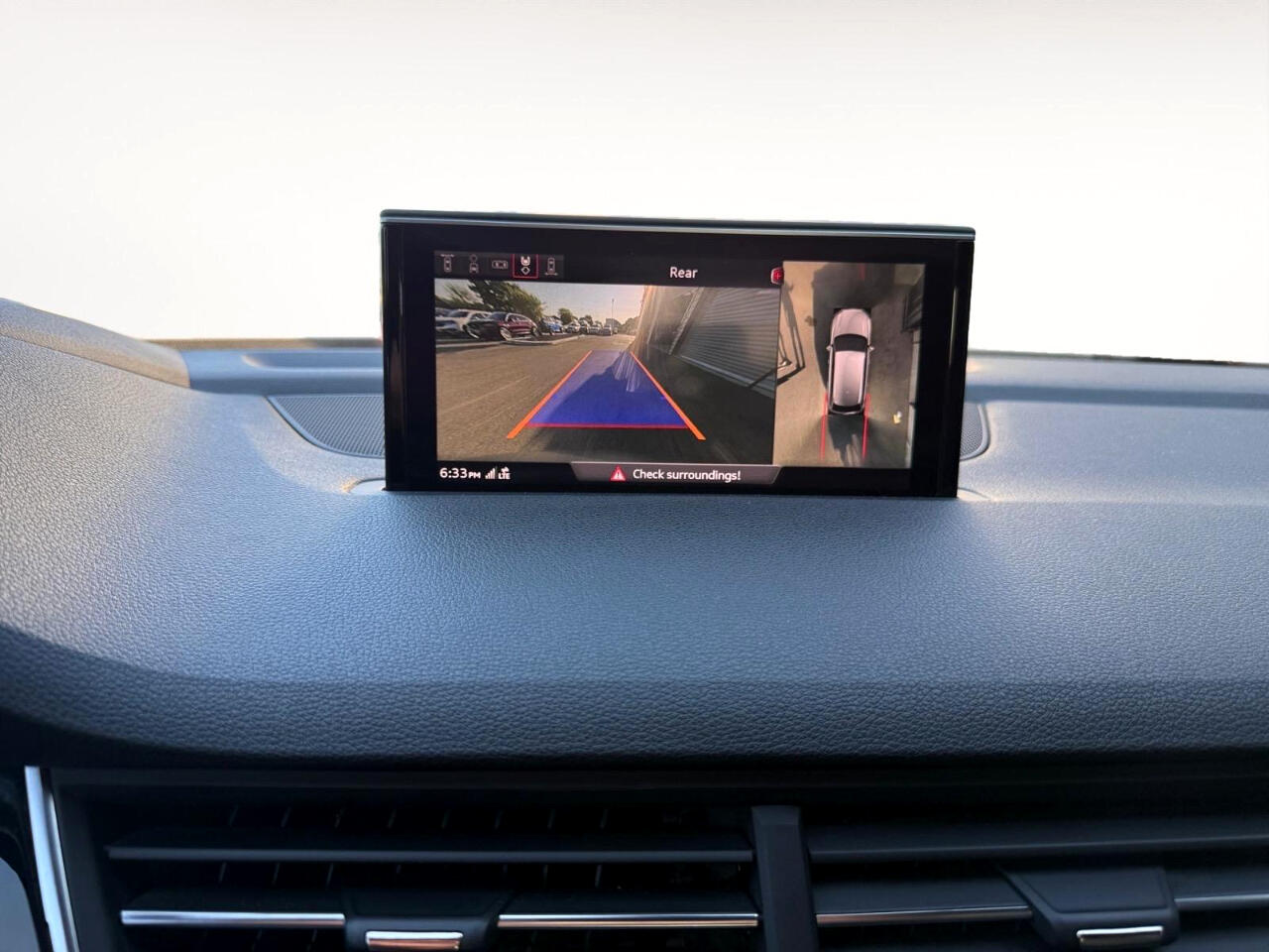 Vehicle image 24 of 28