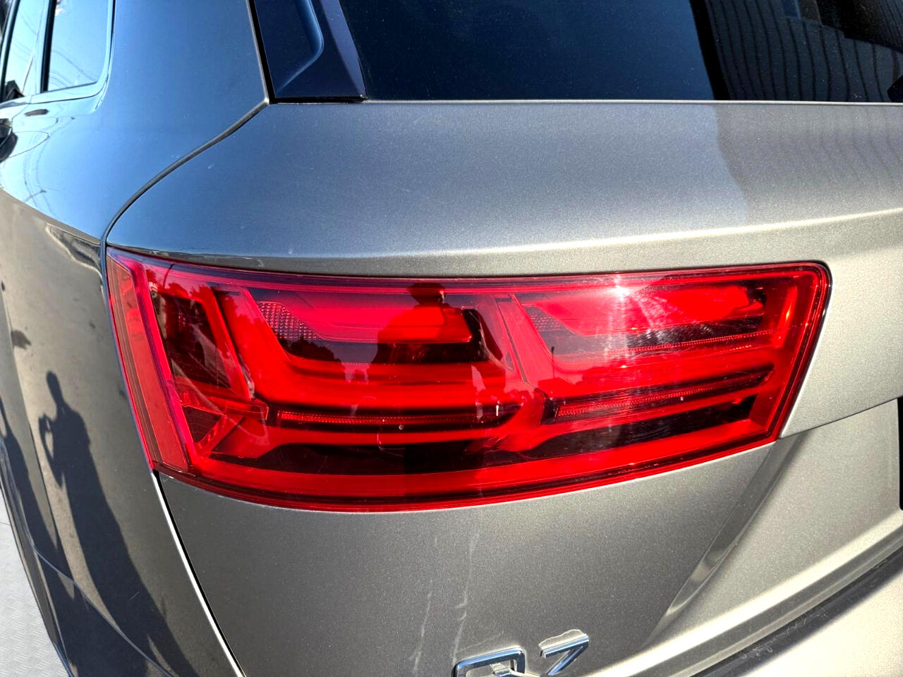 Vehicle image 13 of 28