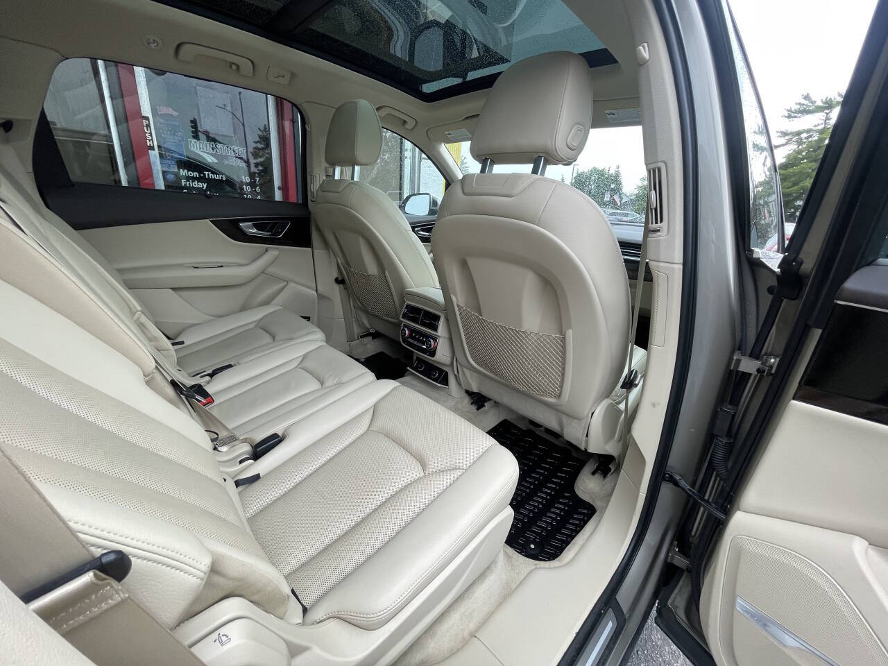 Vehicle image 15 of 47