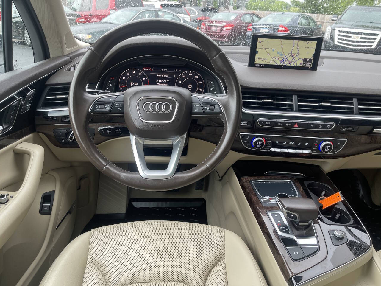 Vehicle image 23 of 47