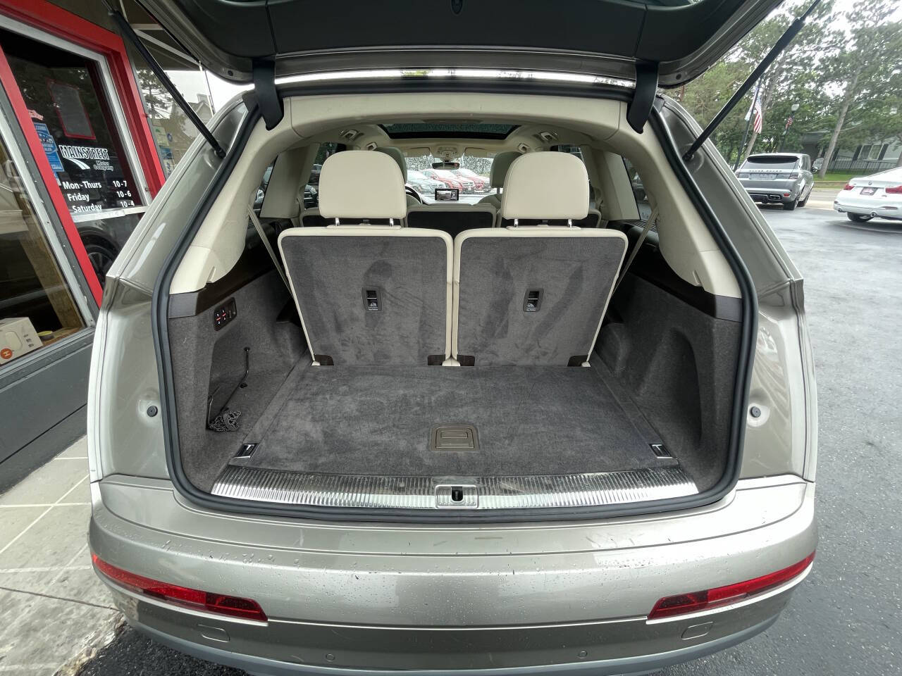 Vehicle image 11 of 47