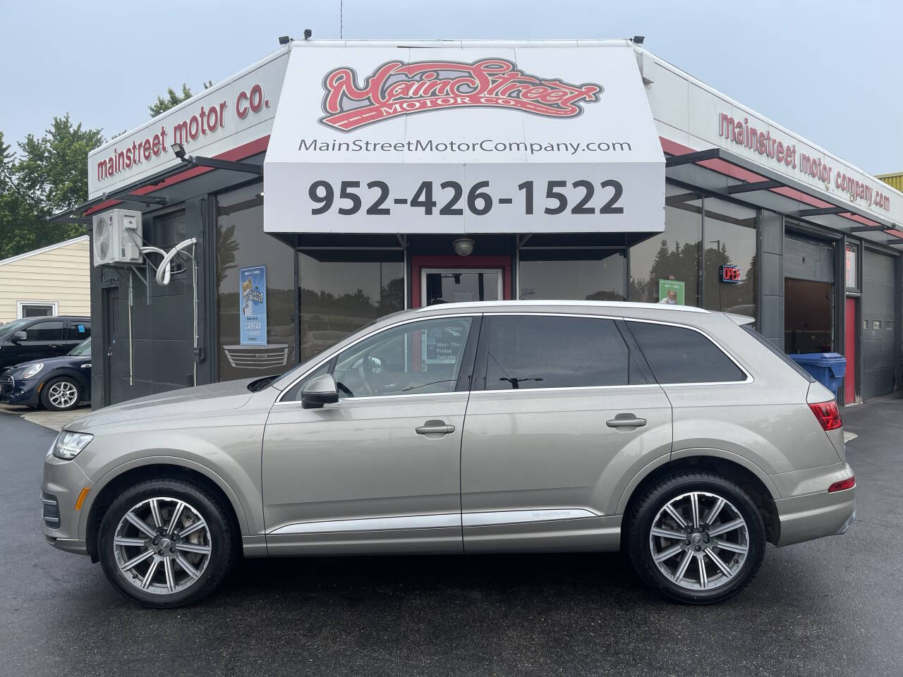 Vehicle image 9 of 47