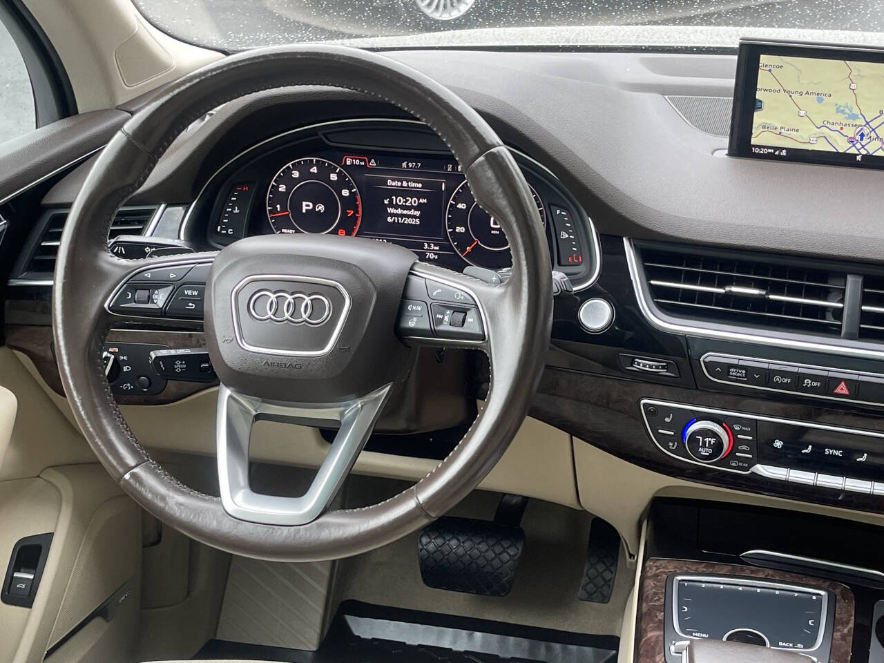 Vehicle image 25 of 47