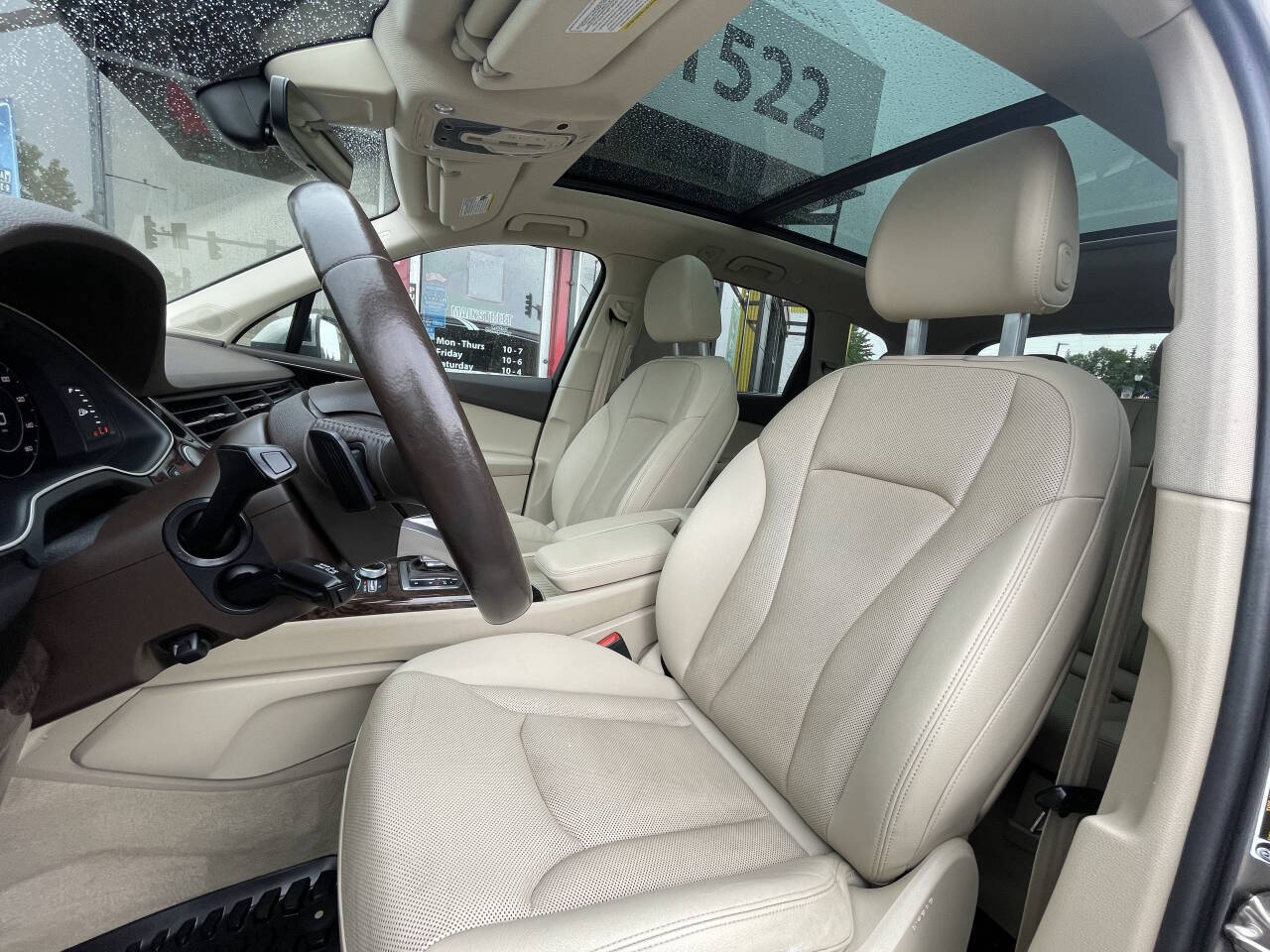 Vehicle image 18 of 47
