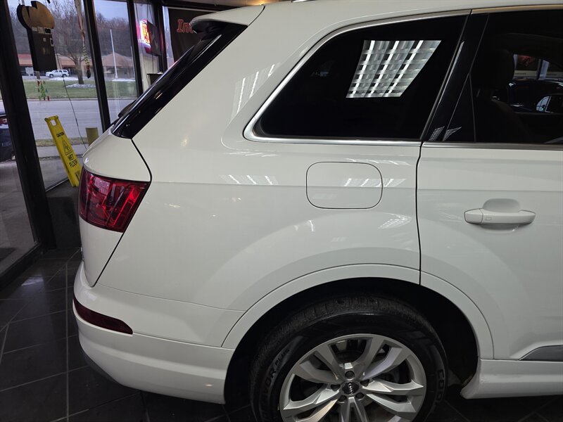 2017 Audi Q7 Premium Plus Image 9 of 43