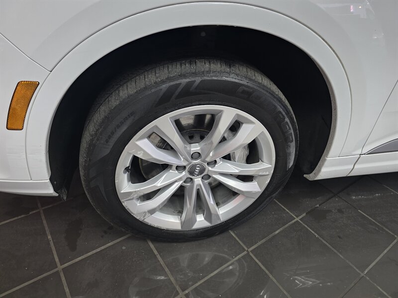 2017 Audi Q7 Premium Plus Image 13 of 43