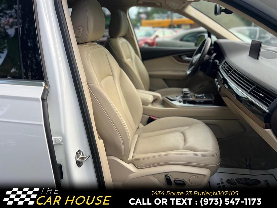 Vehicle image 14 of 34