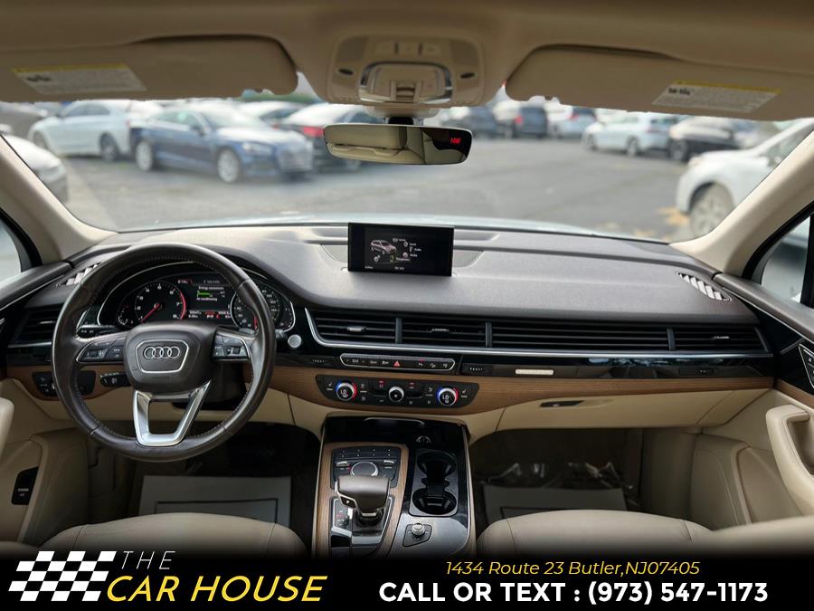 Vehicle image 19 of 34