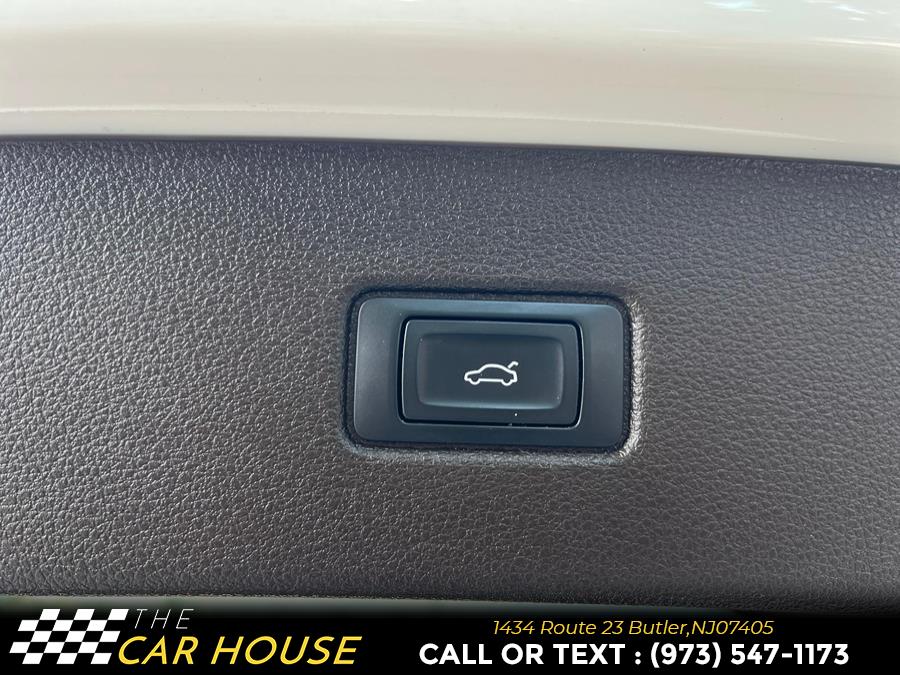 Vehicle image 26 of 34