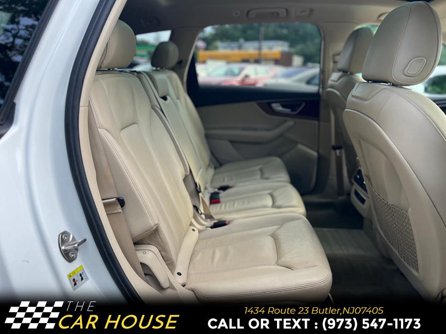Vehicle image 13 of 34