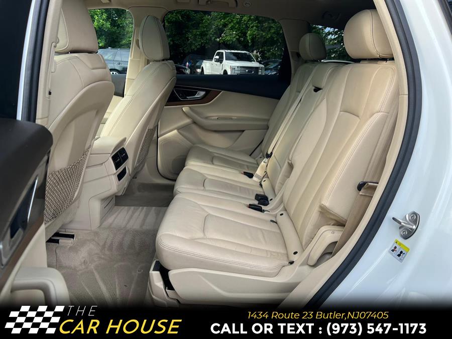 Vehicle image 16 of 34
