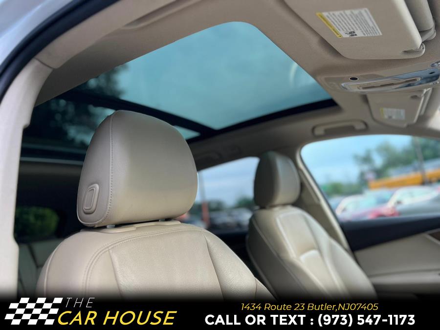 Vehicle image 18 of 34