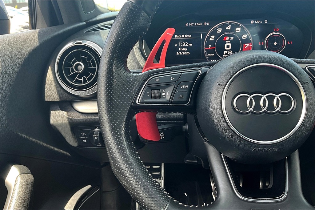 Vehicle image 23 of 33