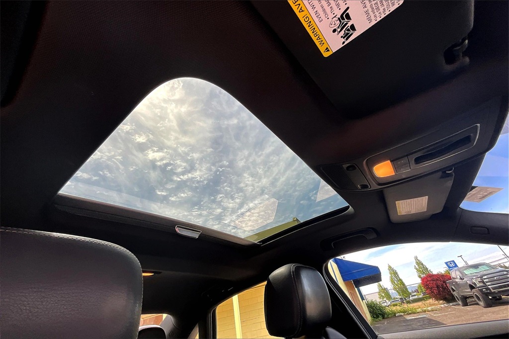 Vehicle image 13 of 33