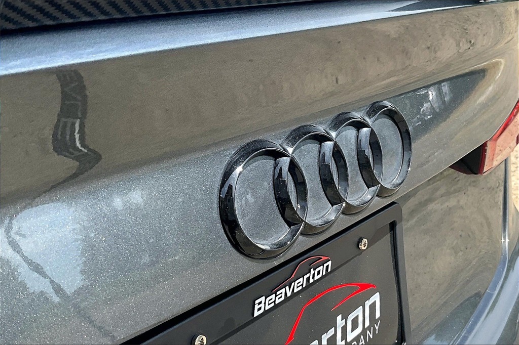 Vehicle image 11 of 33