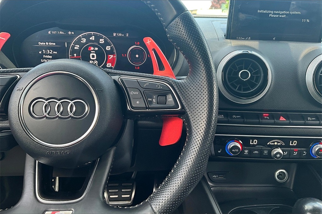 Vehicle image 24 of 33