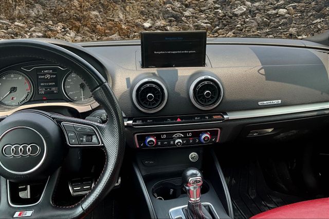 Vehicle image 8 of 33