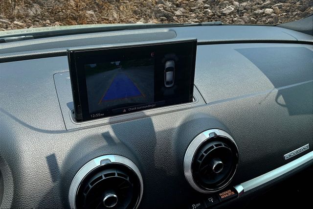 Vehicle image 20 of 33