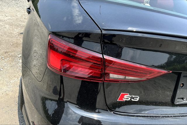 Vehicle image 29 of 33