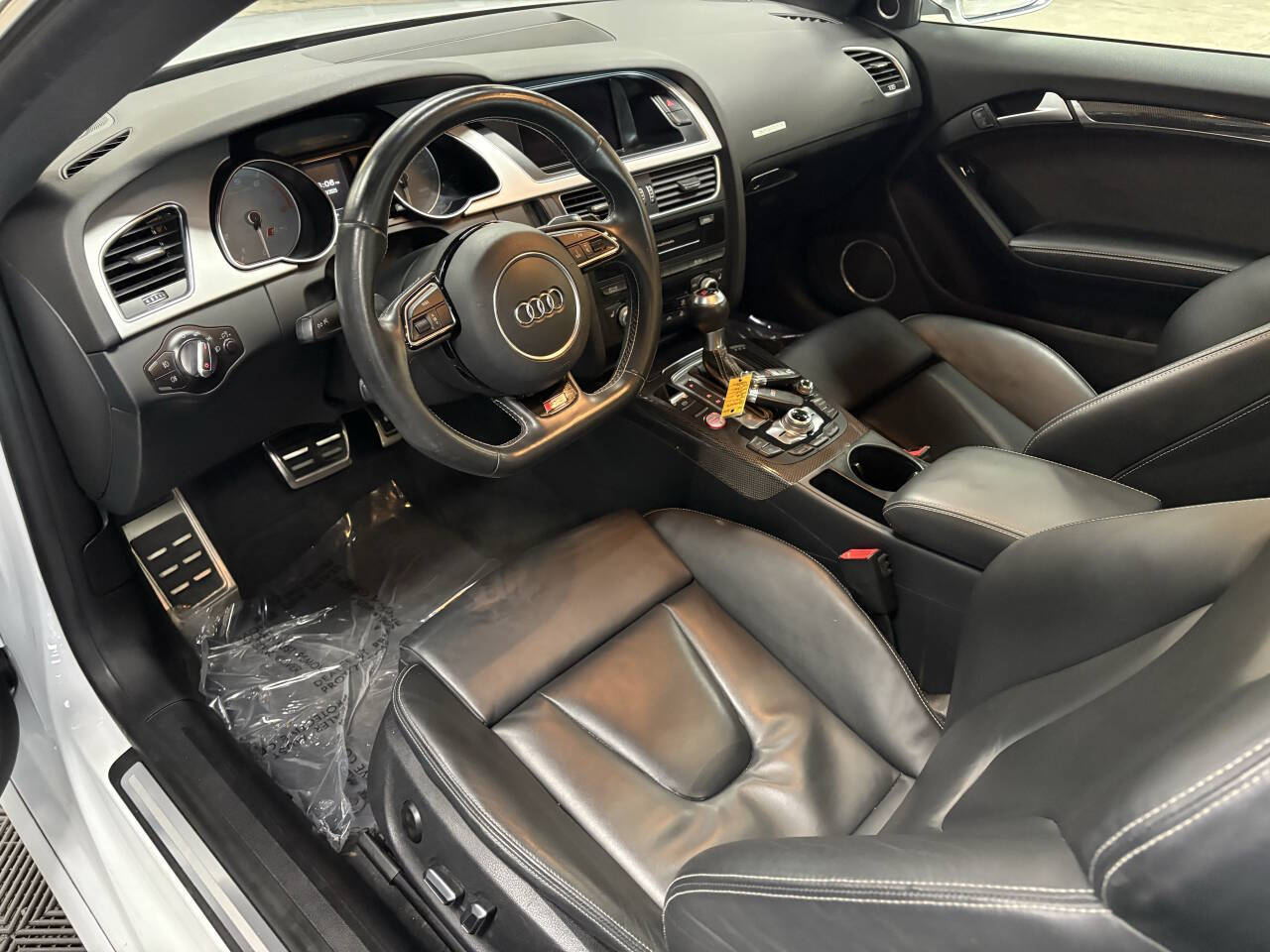 Vehicle image 22 of 48