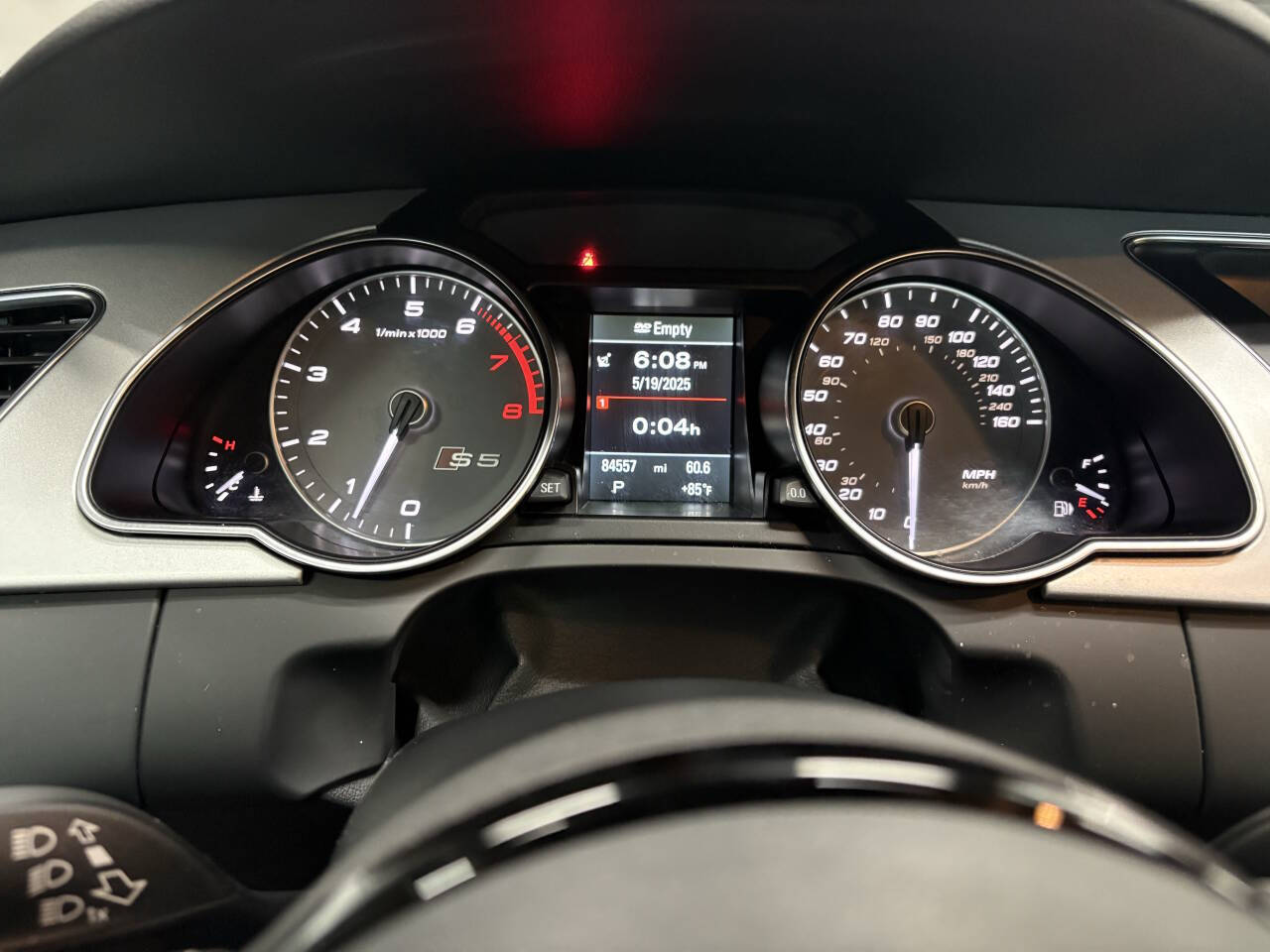 Vehicle image 25 of 48