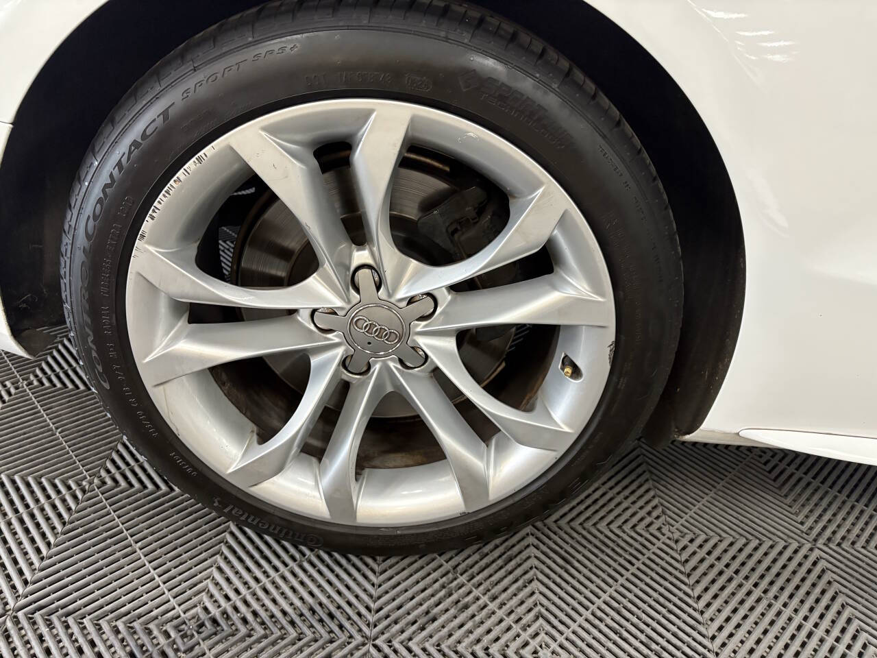 Vehicle image 14 of 48