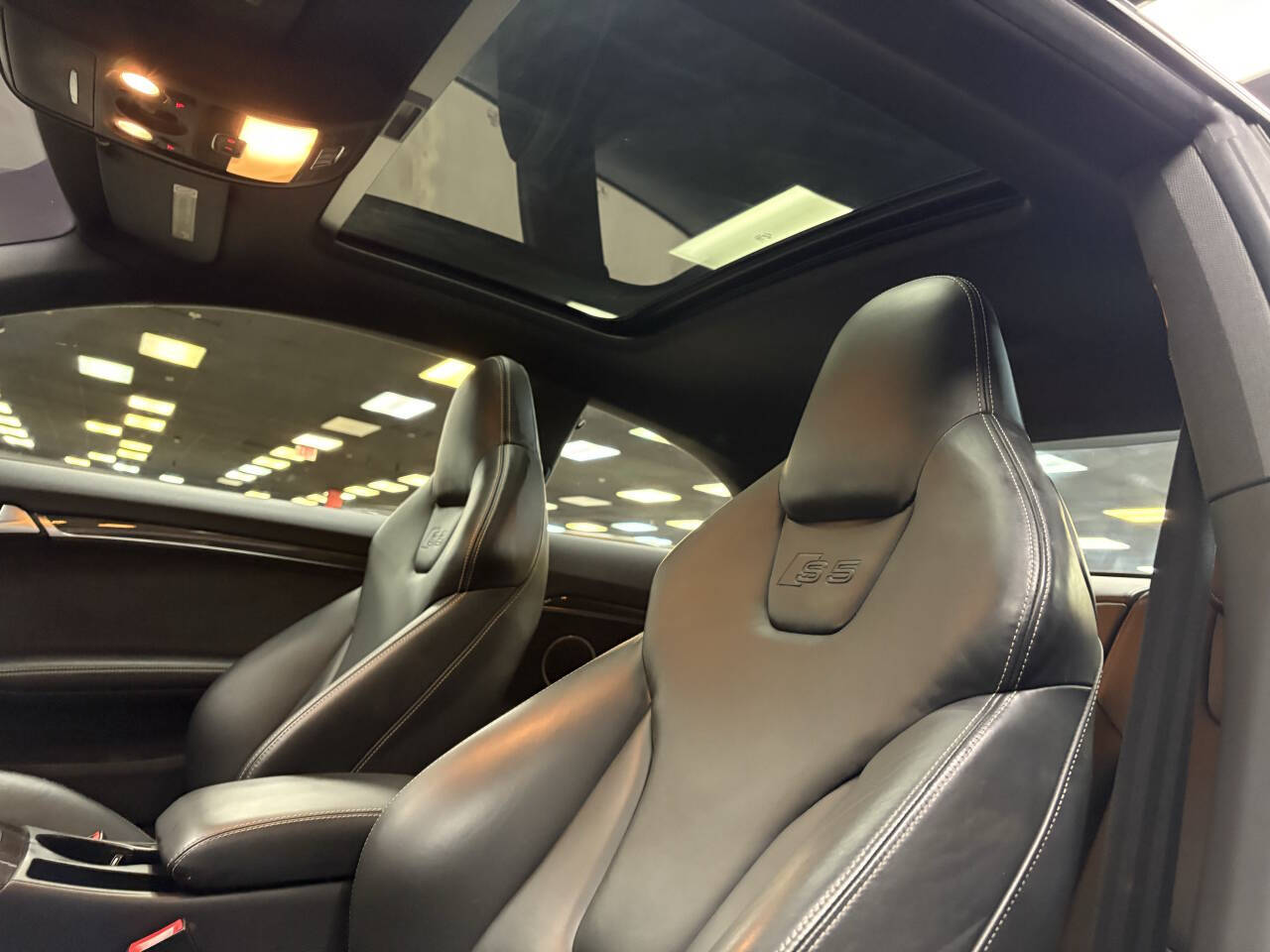 Vehicle image 46 of 48