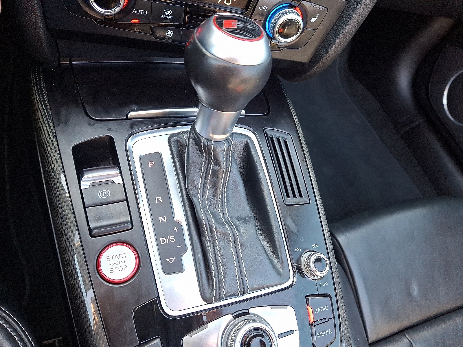 Vehicle image 15 of 28