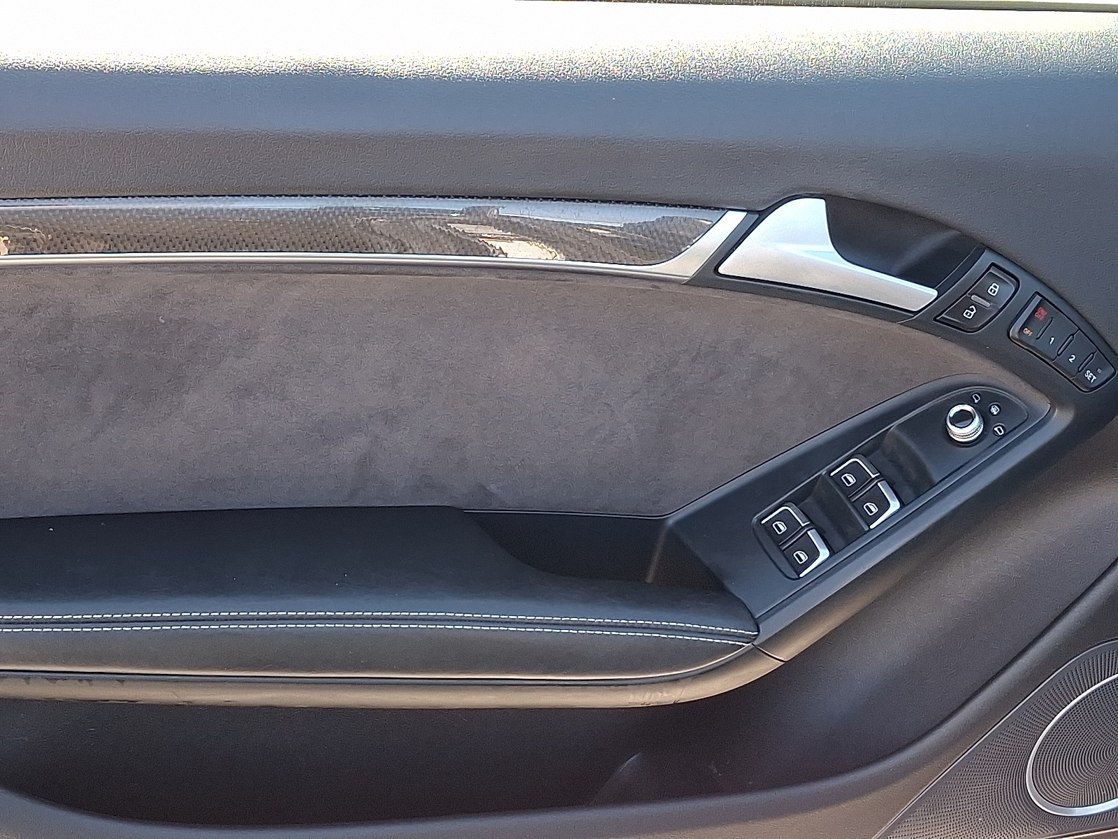 Vehicle image 13 of 28