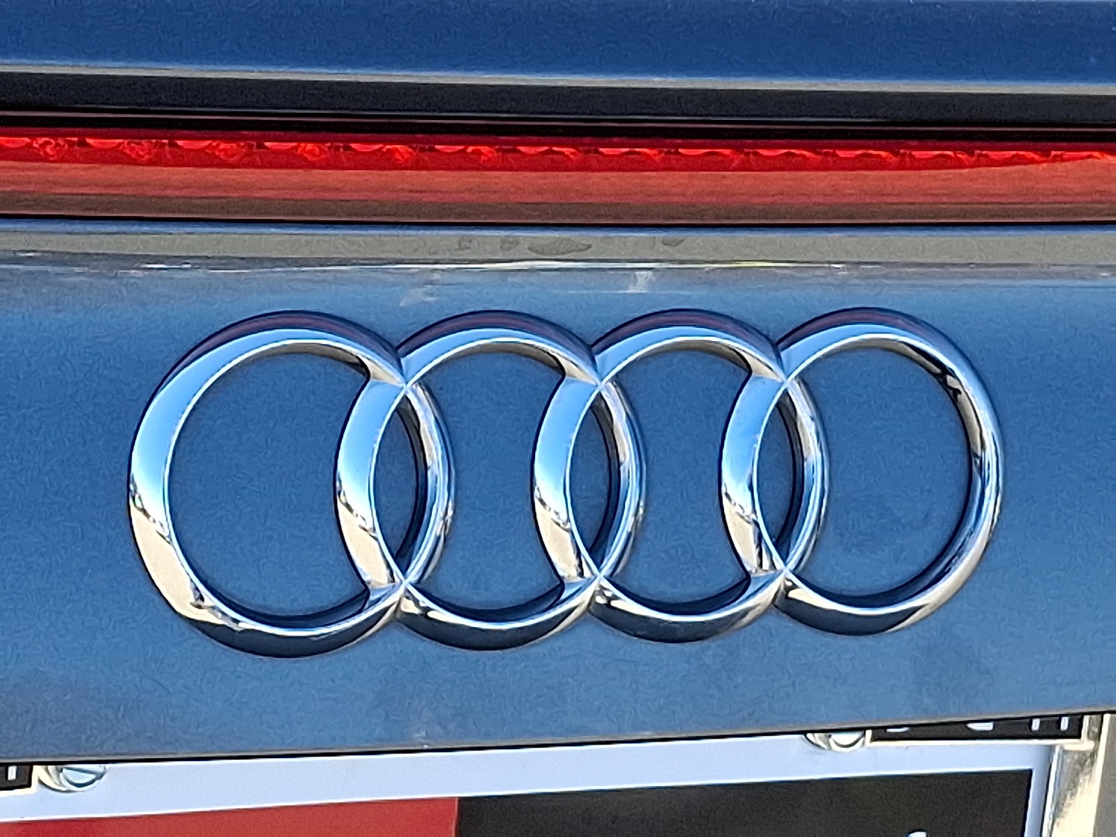Vehicle image 26 of 28