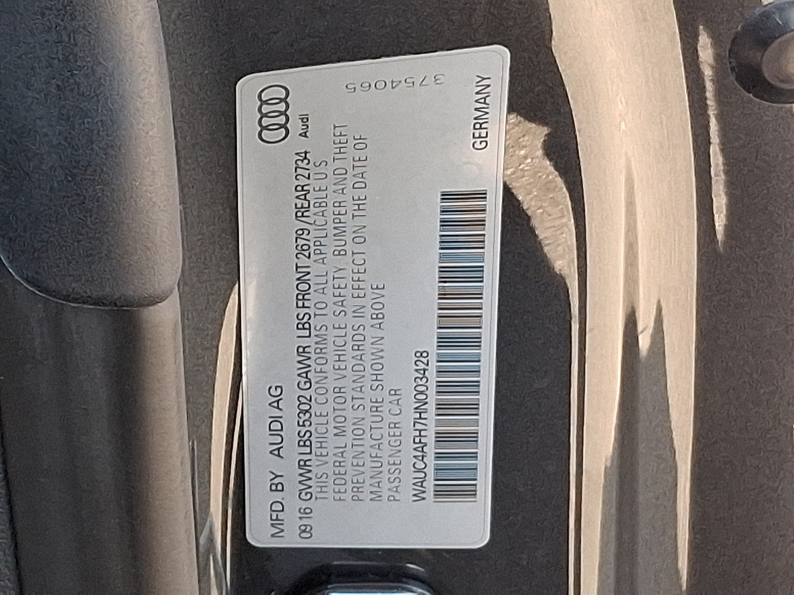 Vehicle image 25 of 28