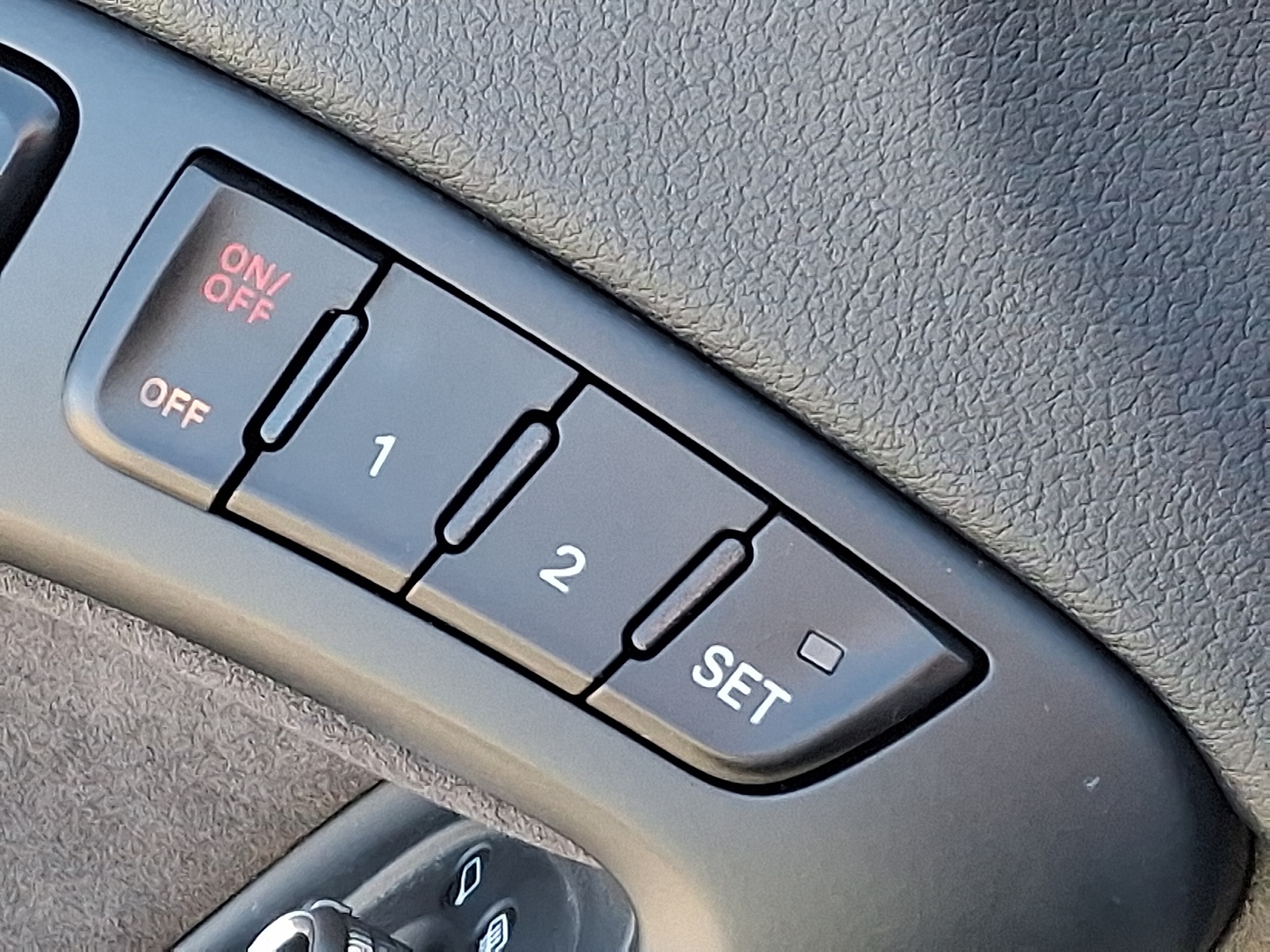 Vehicle image 22 of 28