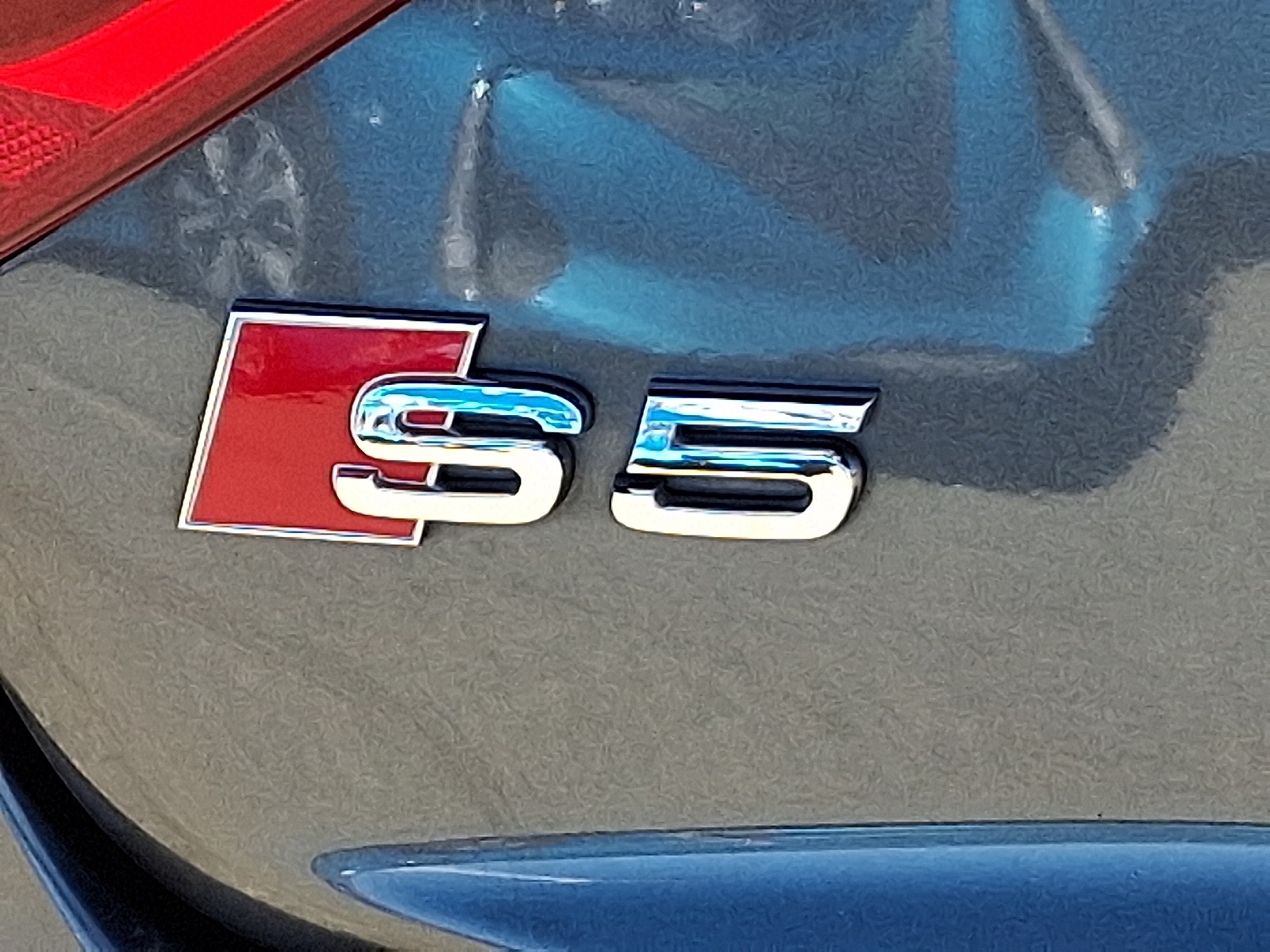 Vehicle image 27 of 28