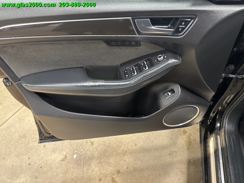 Vehicle image 36 of 86