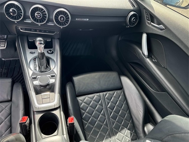 Vehicle image 15 of 33