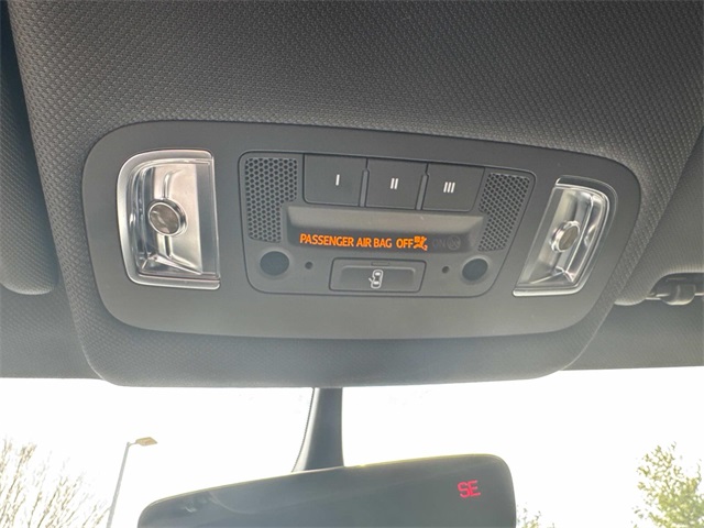 Vehicle image 28 of 33