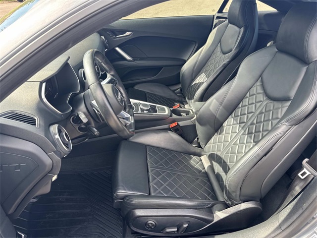 Vehicle image 18 of 33