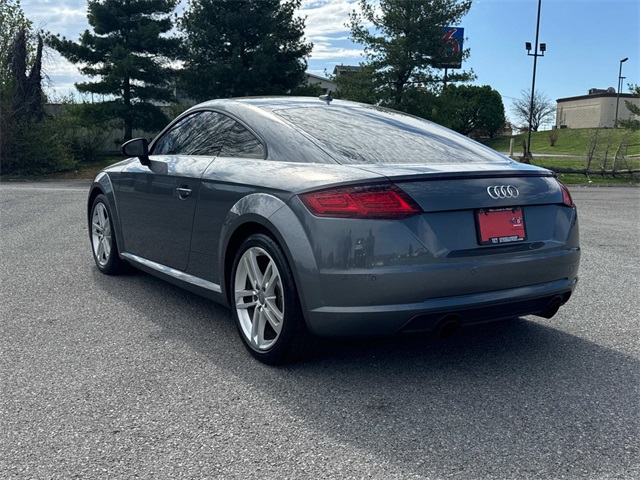Vehicle image 7 of 33