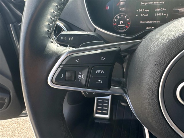 Vehicle image 23 of 33