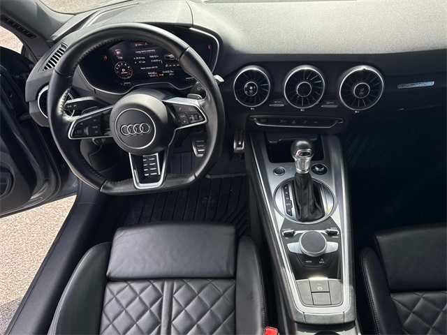 Vehicle image 14 of 33