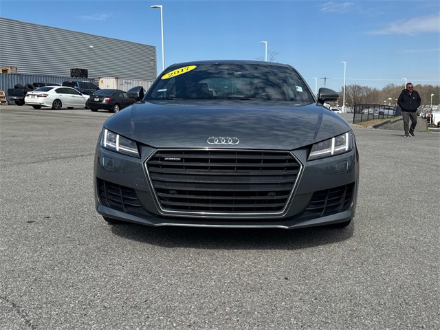 Vehicle image 9 of 33