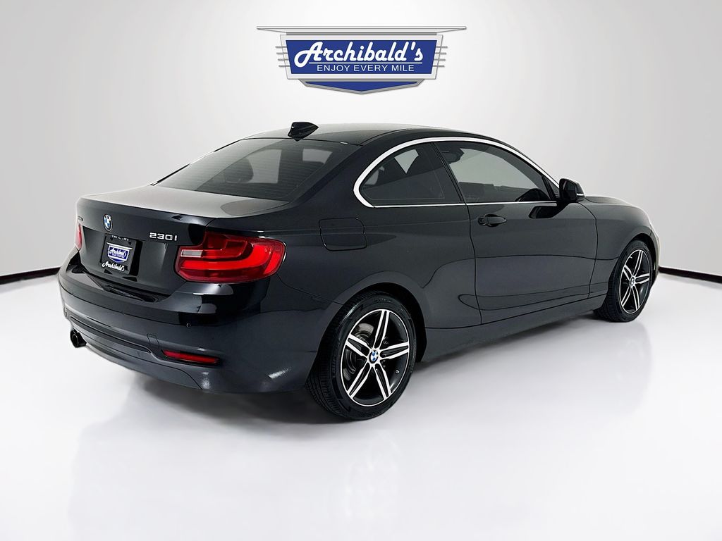 Vehicle image 4 of 26