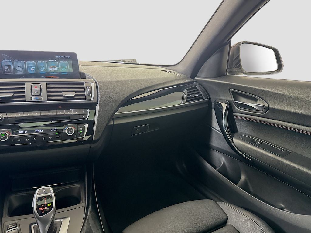 Vehicle image 20 of 26