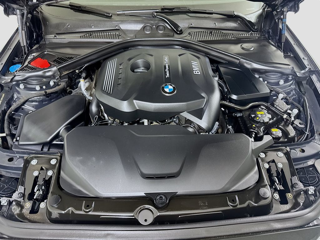 Vehicle image 25 of 26