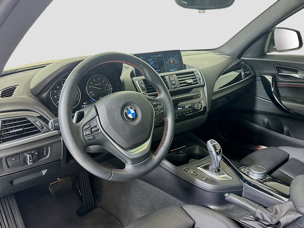 Vehicle image 8 of 26