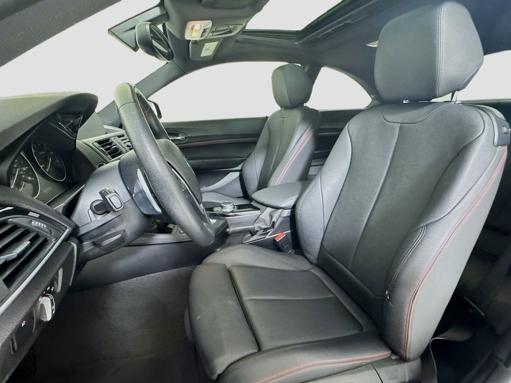 Vehicle image 9 of 26