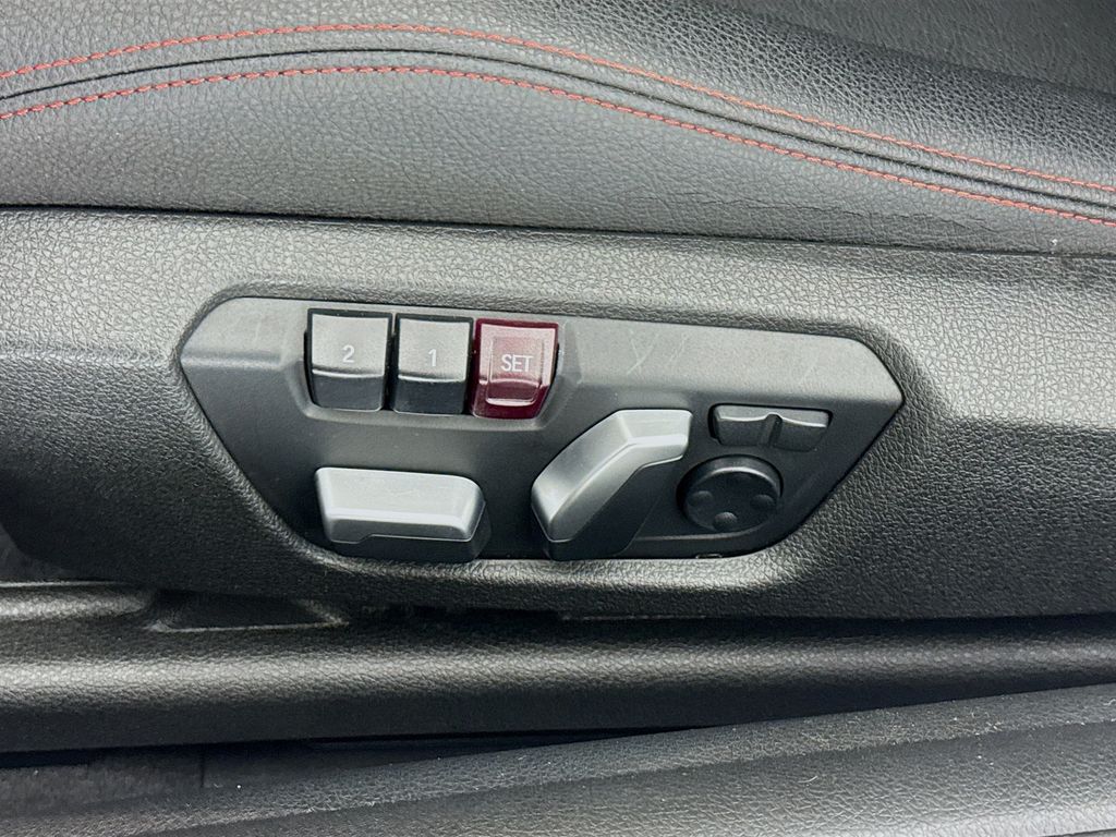 Vehicle image 18 of 26