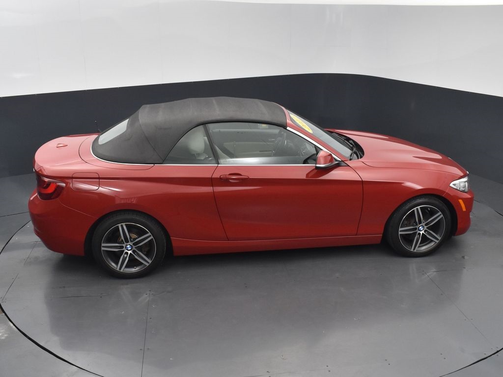 Vehicle image 17 of 50