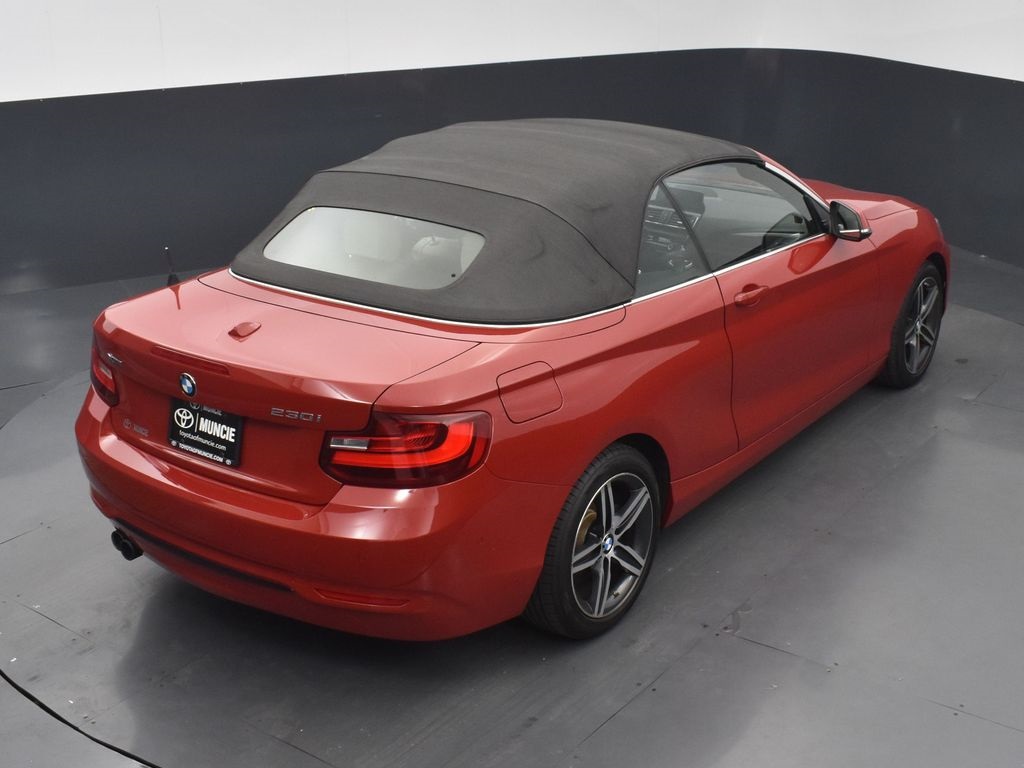 Vehicle image 15 of 50