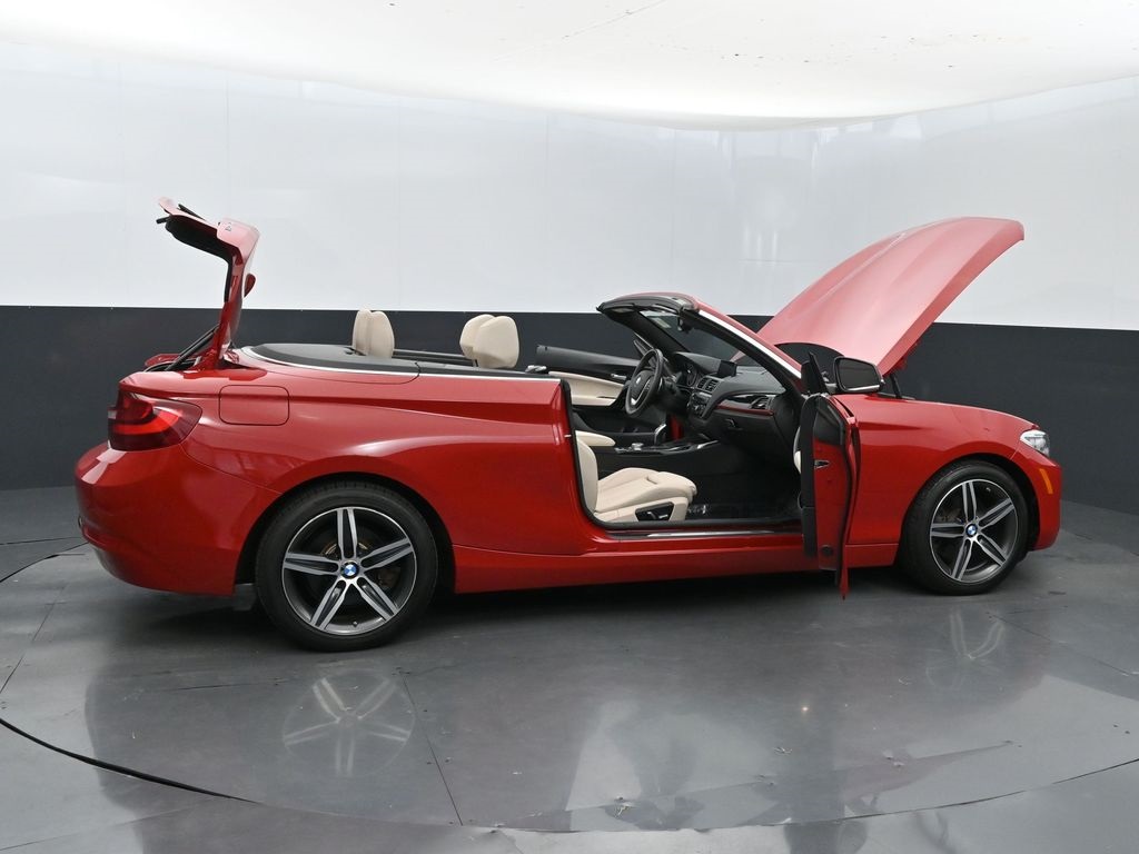 Vehicle image 16 of 50